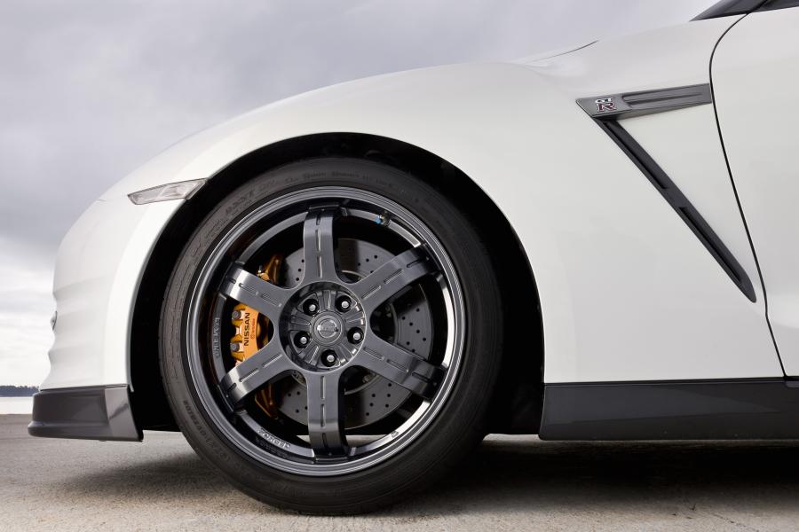  Nissan GT-R Egoist 2011 года  (фото 12 из 50)